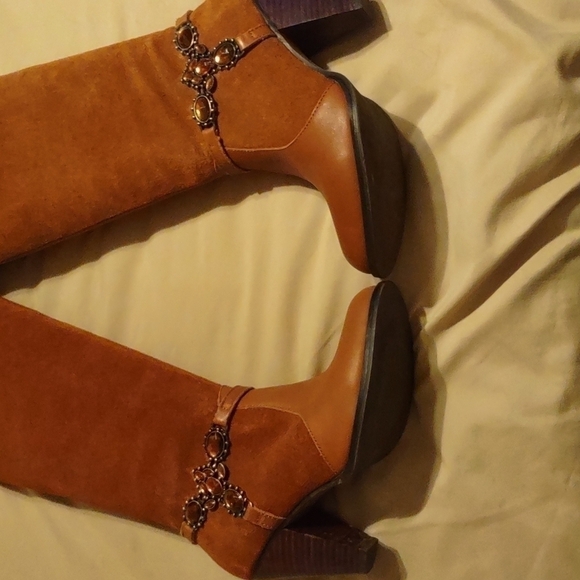 "Lavish" Camel Suede Cowboy Boots - Size 8 by Grazie - Picture 7 of 14